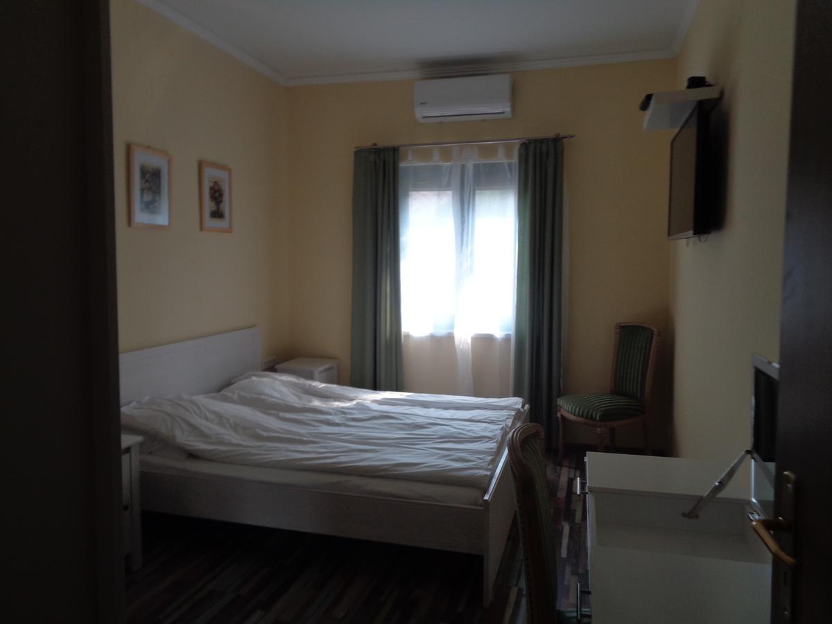 巴拉顿诺尔马迪Arnyas Park Apartmanhaz住宿加早餐旅馆 外观 照片
